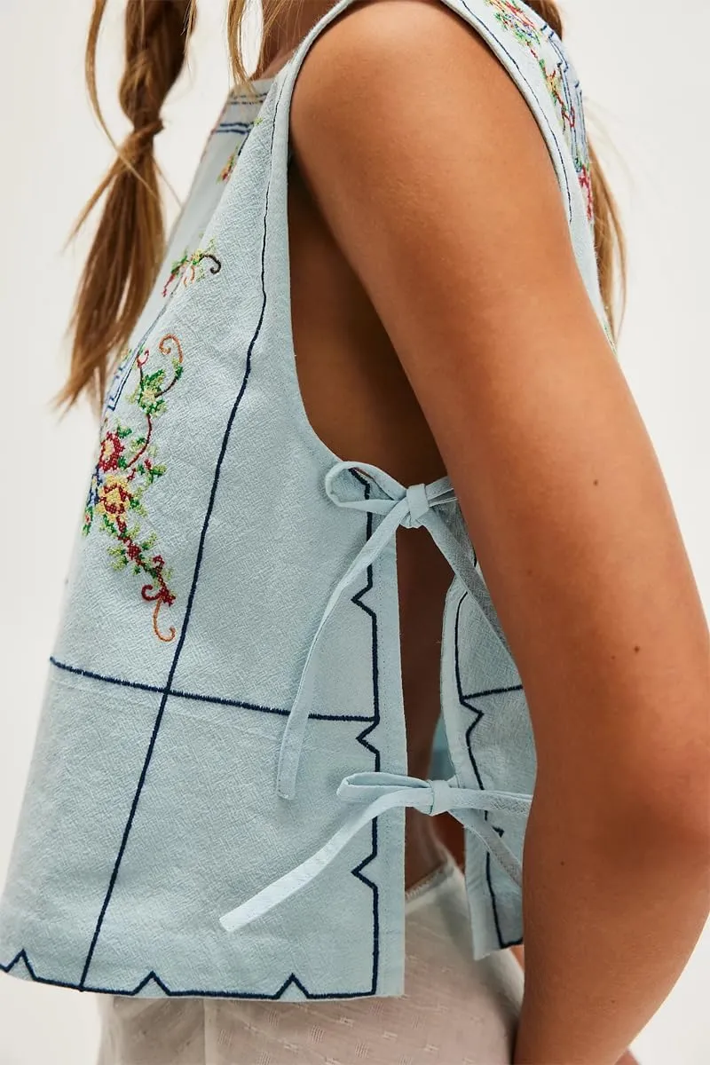 Amiblvowa Tie Front Tank Top Y2k Women Teen Girl Sleeveless Crop Vest Low V Neck Bow Sexy Going Out Summer Cropped Top