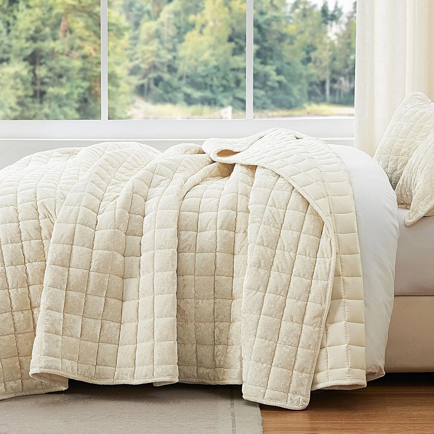 BEDELITE Velvet Quilt Set King Size - Lightweight Luxury Quilted Bedding Set,Soft Cozy Cream White Comforter Set,3 Pieces Oversized Bedspread Coverlet for All Seasons with 2 Pillow Shams