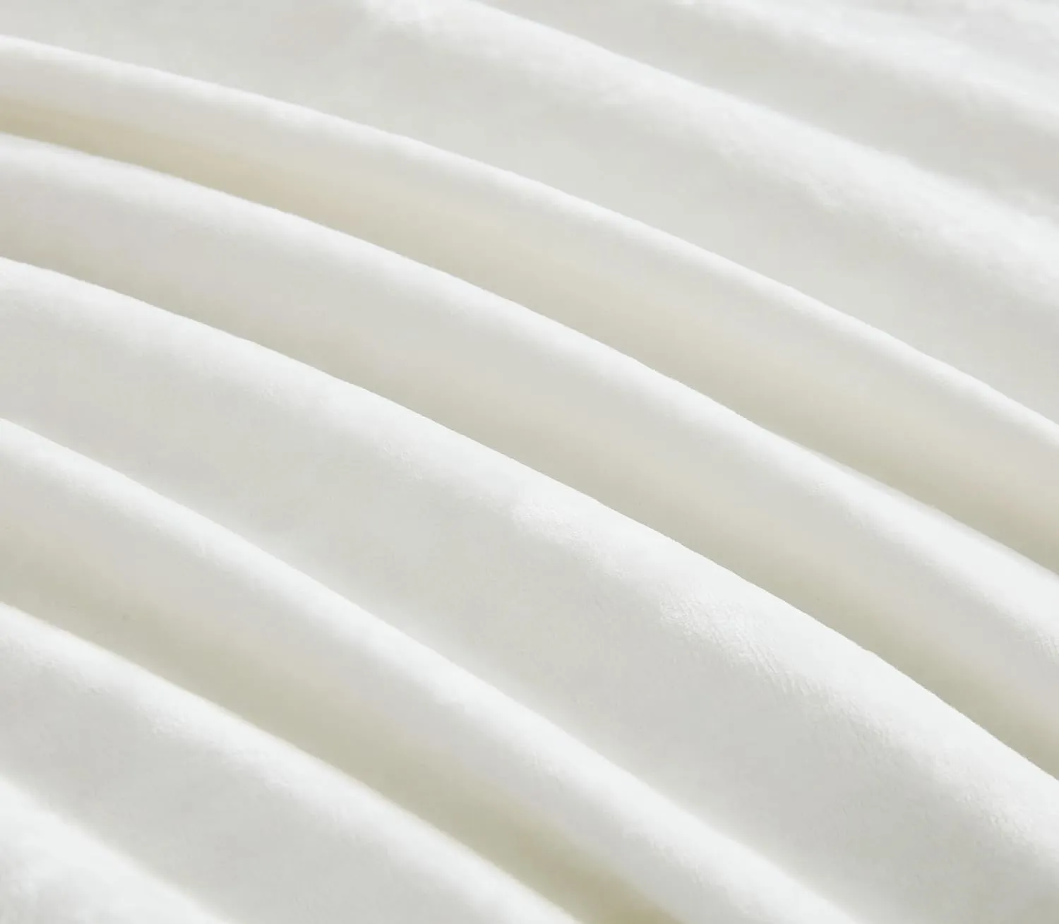Chezmoi Collection Lux 3-Piece Cream White Velvet Comforter Set Queen Size, All Season Lush Plush Velvet Bedding Set with Soft Washed Microfiber Reverse