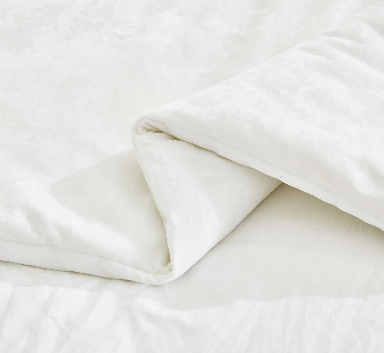 Chezmoi Collection Lux 3-Piece Cream White Velvet Comforter Set Queen Size, All Season Lush Plush Velvet Bedding Set with Soft Washed Microfiber Reverse