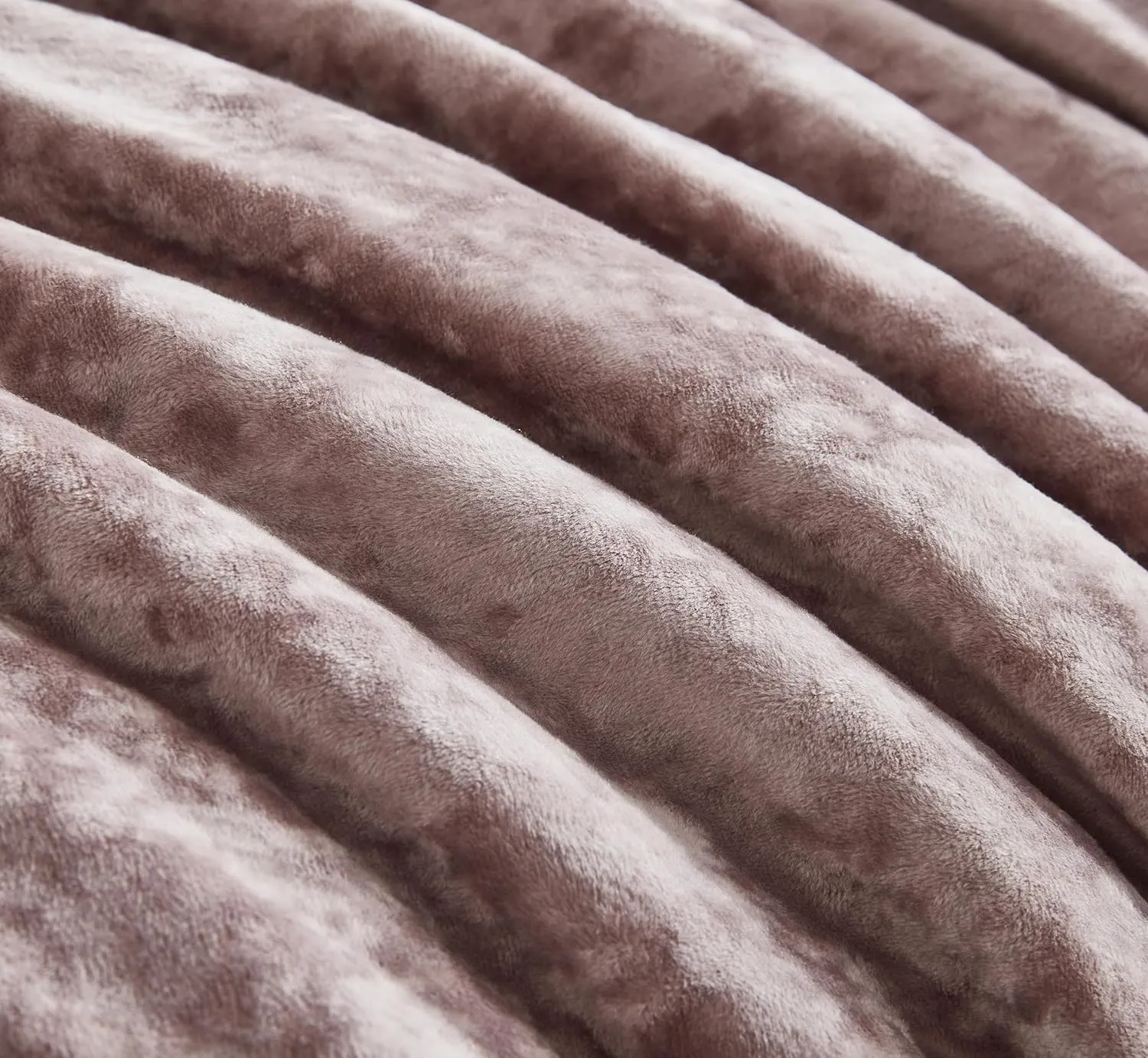 Chezmoi Collection Lux 3-Piece Dusty Pink Velvet Comforter Set Queen Size, All Season Lush Plush Velvet Bedding Set with Soft Washed Microfiber Reverse