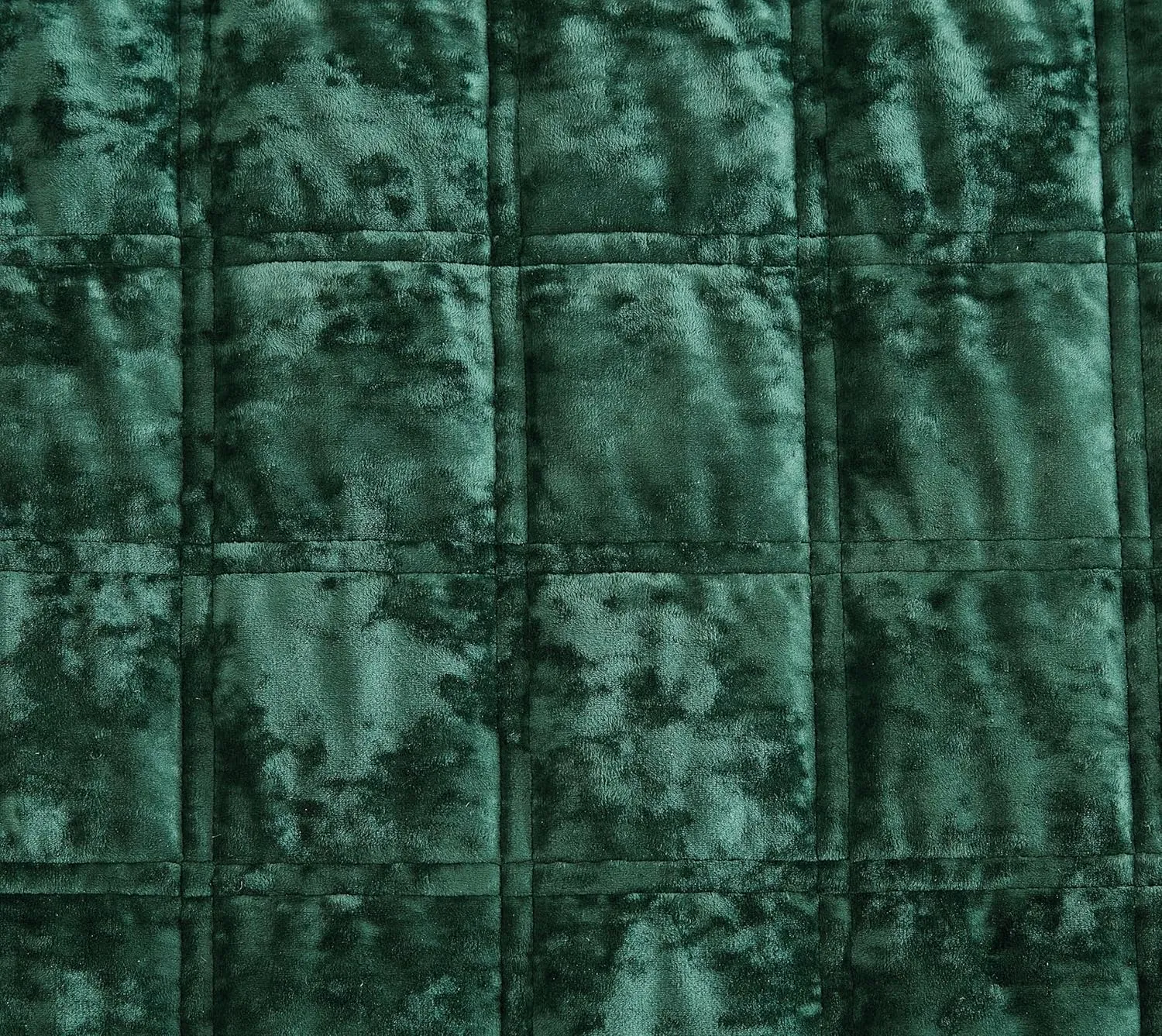 Chezmoi Collection Piers Forest Green Velvet Quilt Oversized King Set, 3-Piece Plush Distressed Velvet Bedding All Season Lightweight Comforter - Brushed Microfiber Reverse with Double Square Stitch
