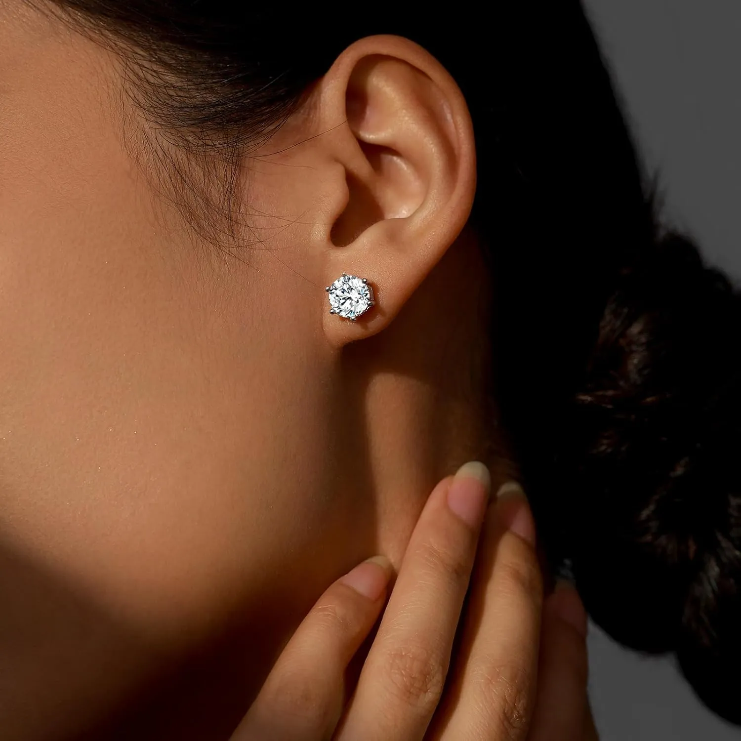 Moissanite Stud Earrings for Women 0.8Ct-4Ct,Jewelry for Her Girlfriend Mom Daughter Wedding Anniversary Romantic Birthday Gift for Wife Christmas Valentine Mothers Day Engagements Present
