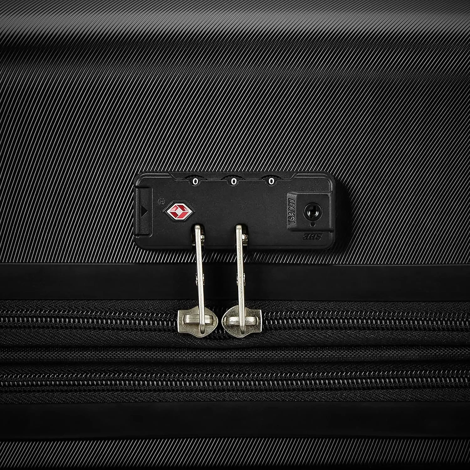 Samsonite Evolve SE Hardside Expandable Luggage, Bass Black, Medium Spinner