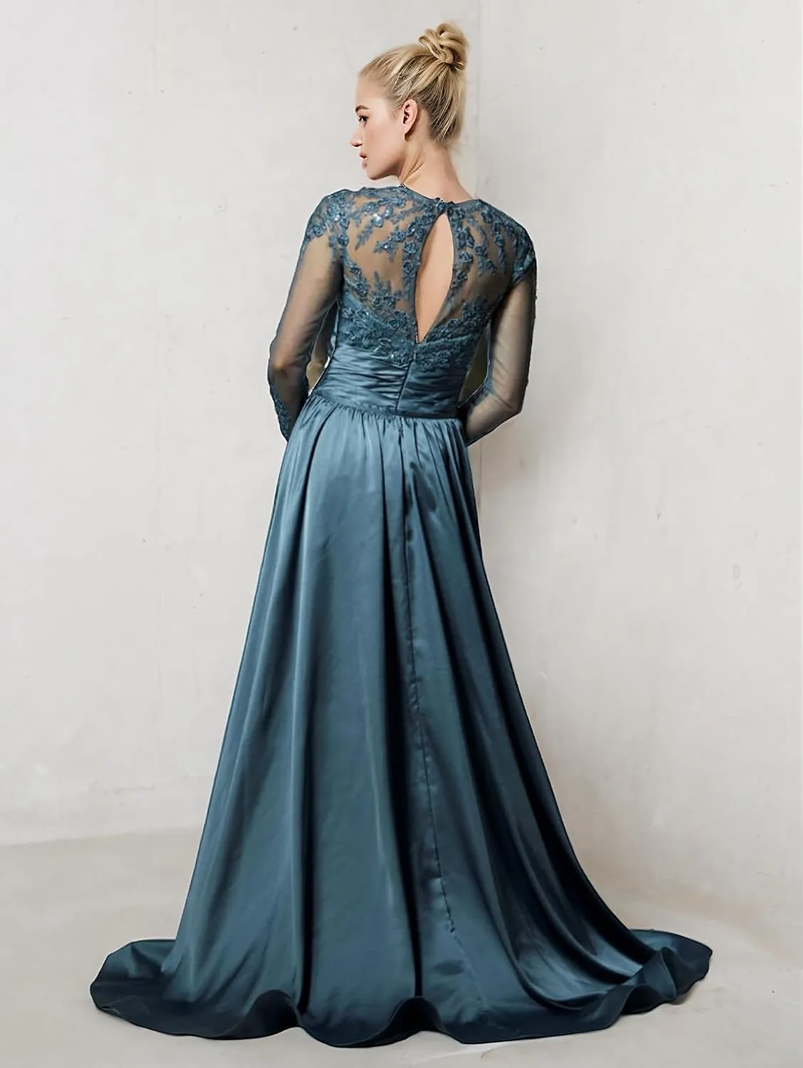 Sexy Mermaid Trumpet Prom Dress Scoop Neck Court Train Long Sleeves Luxury Lace Appliques Formal Dress 2025