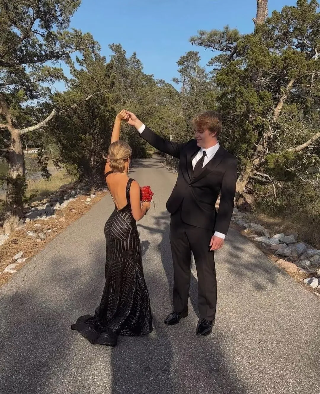 V Neck Sequin Prom Dresses 2025 Sparkly Mermaid Formal Evening Gown for Women