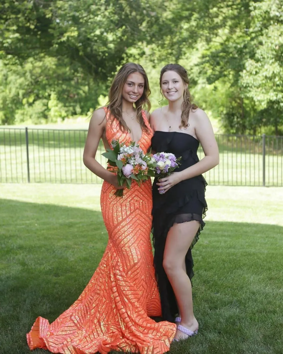 V Neck Sequin Prom Dresses 2025 Sparkly Mermaid Formal Evening Gown for Women